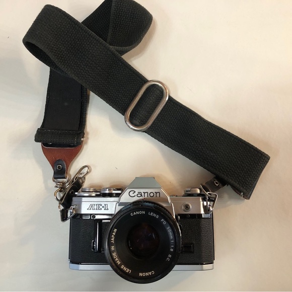 Vintage Canon AE-1 w/ 50mm Lens, ZYKKOR Flash, Canon FD 100-200/5.6 Zoom etc. - Picture 5 of 13